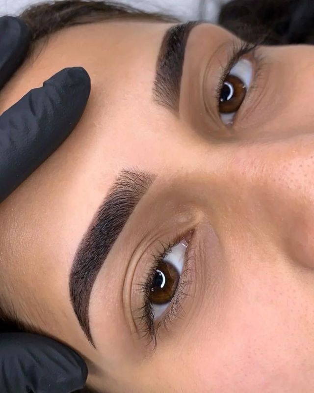 میکروبلیدینگ ابرو