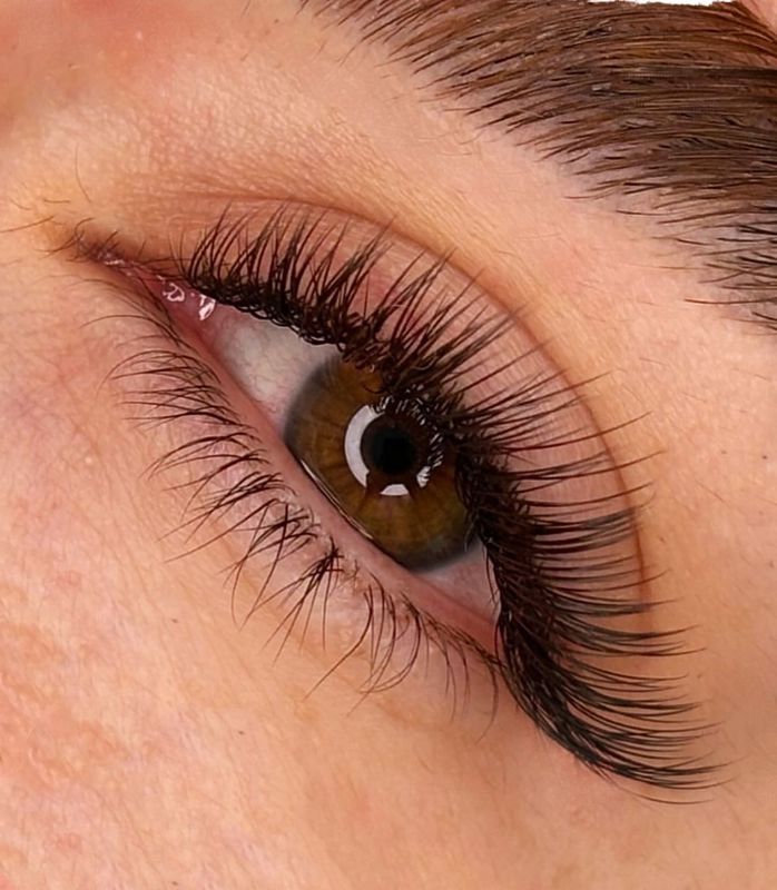 کاشت مژه موقت