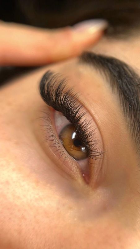 کاشت مژه موقت