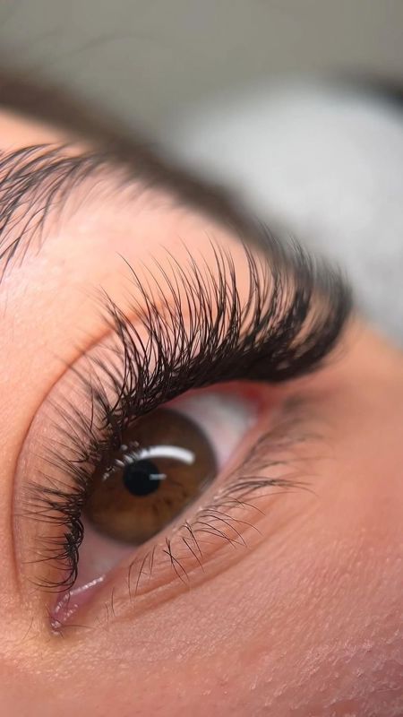 کاشت مژه موقت